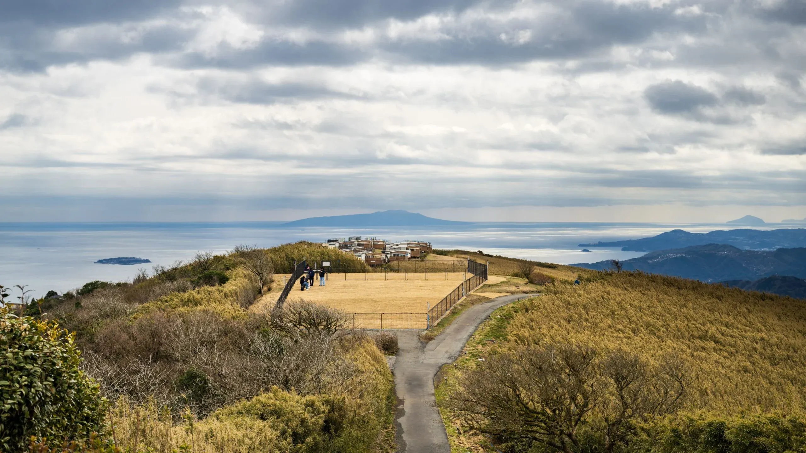 山頂ドッグランの全景。まさに天空のドッグラン！